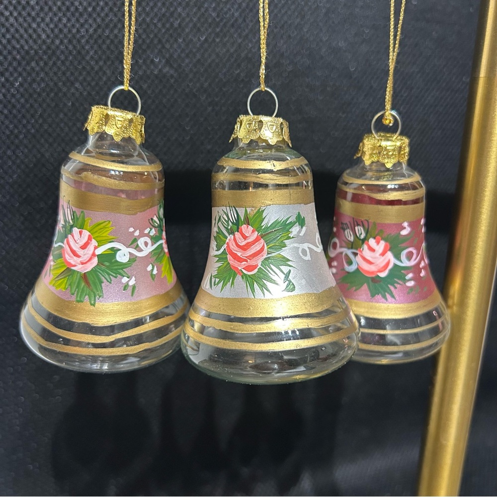 Dillards Trimmings Vintage Glass Hand Painted Set Of 3 Bells New In Box